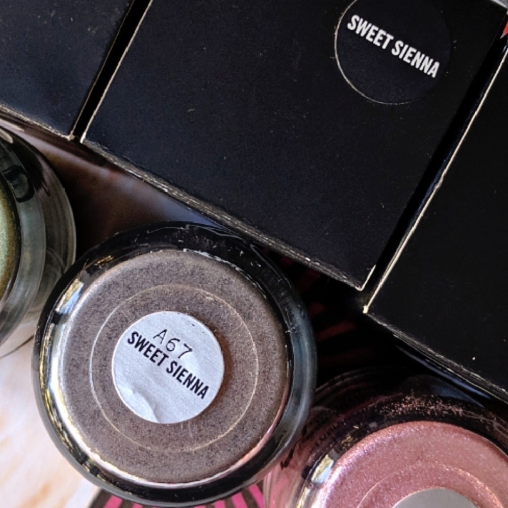 MAC Cosmetics Sweet Sienna Pigment BN - Picture 2 of 7